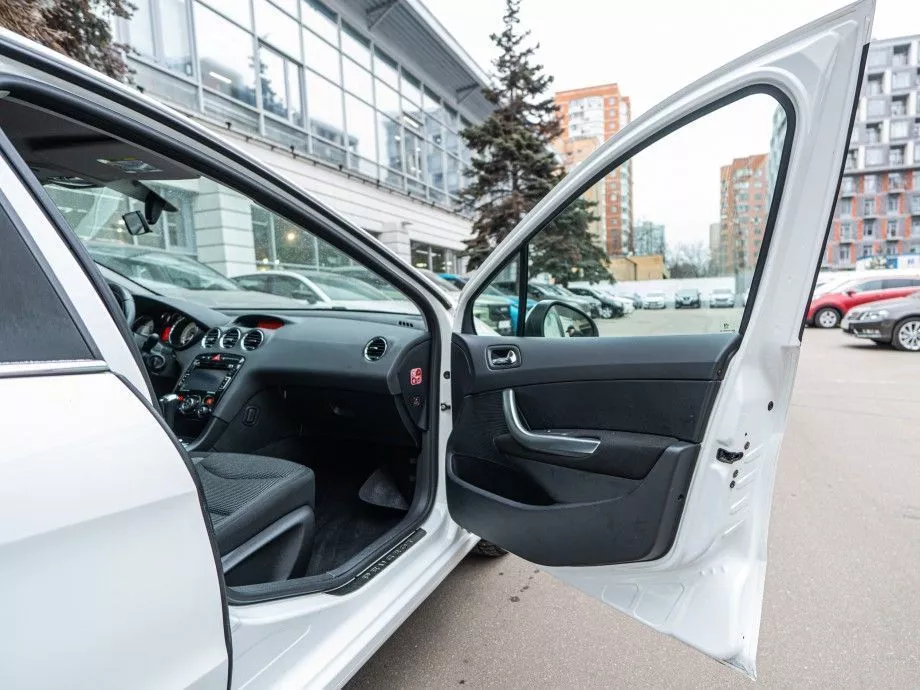 Peugeot 408 2012