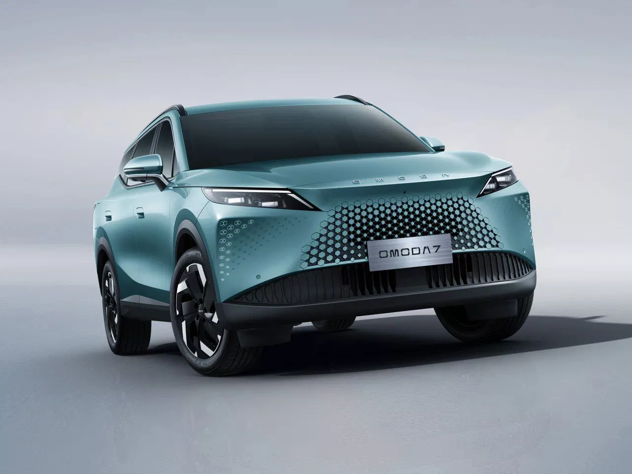 Omoda C7