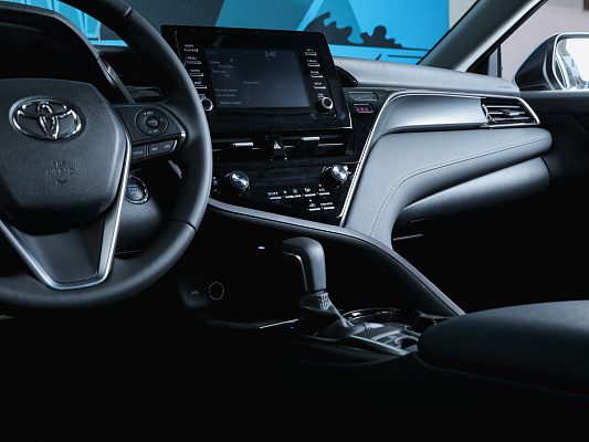Toyota Camry NEW standart plus white