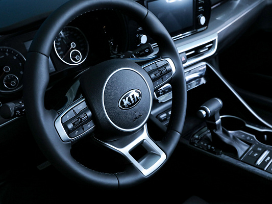 Kia K5 Comfort 2.0 AT 150 л.c. авт. бензин White1